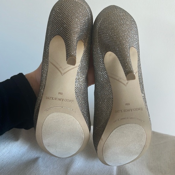 Enzo Angiolini Metallic Gold Platform Pumps - Picture 6 of 7